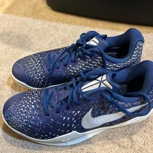 Nike Kobe Mamba Instinct Basketball Shoes Navy/White 8.5 Mens Preowned EUC